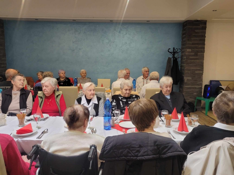 Mesiac úcty k starším 2013