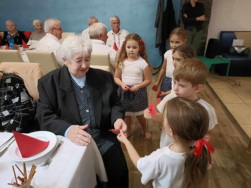 Mesiac úcty k starším 2013