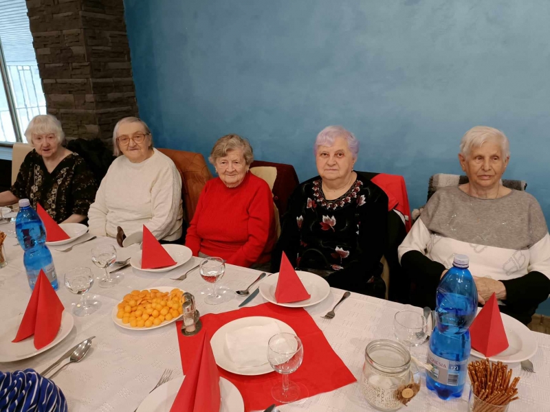 Mesiac úcty k starším 2013