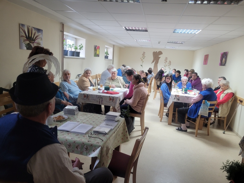 Podaj rúčku ukážem ti svet