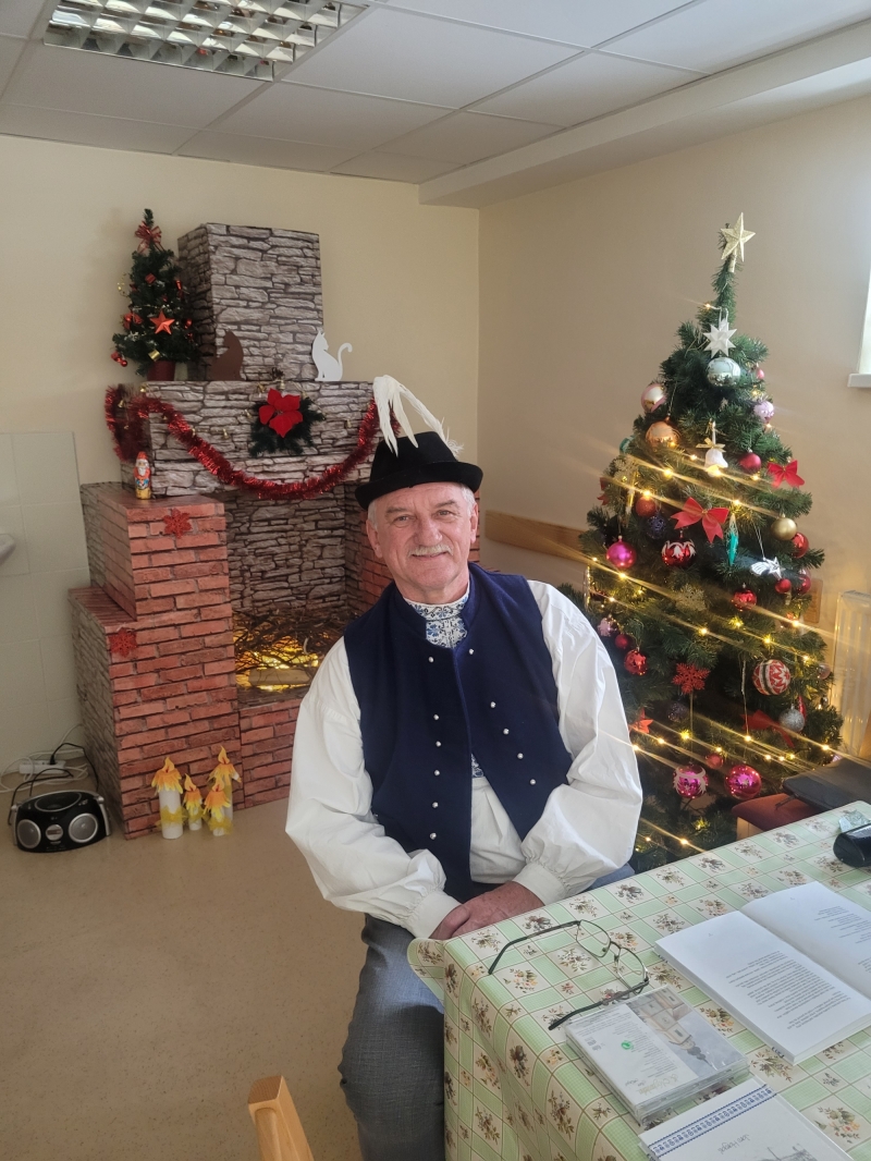 Podaj rúčku ukážem ti svet