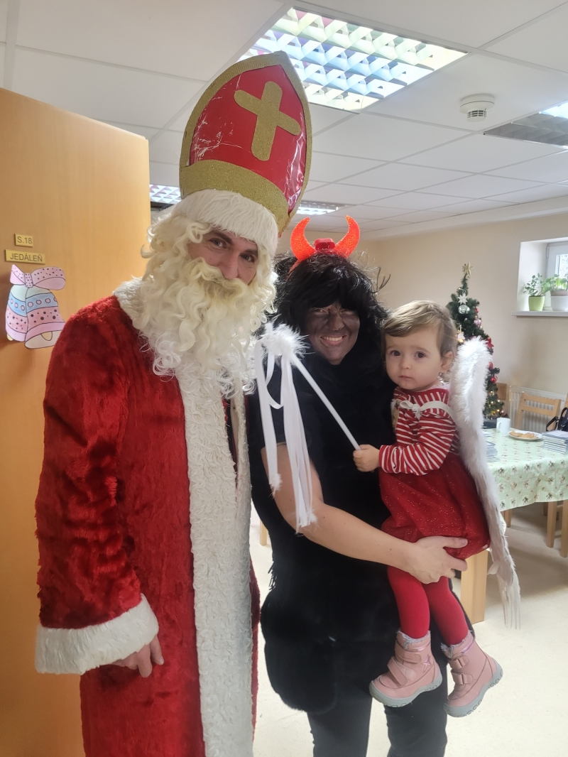 Podaj rúčku ukážem ti svet