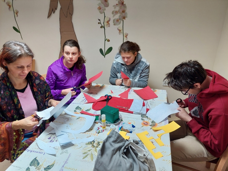 Podaj rúčku ukážem ti svet