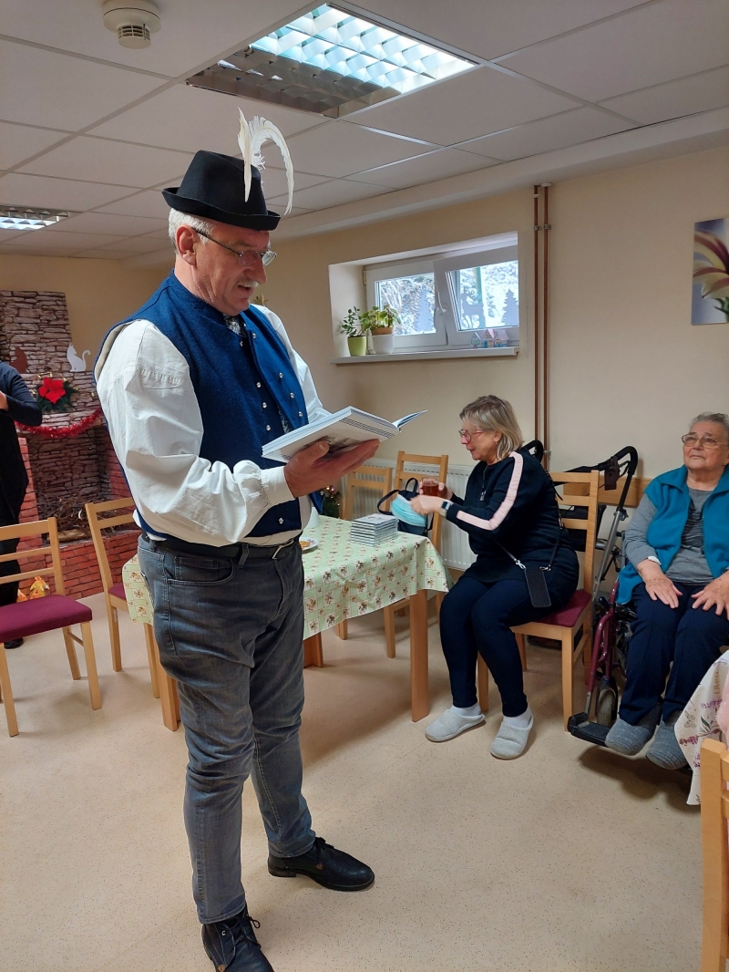 Podaj rúčku ukážem ti svet