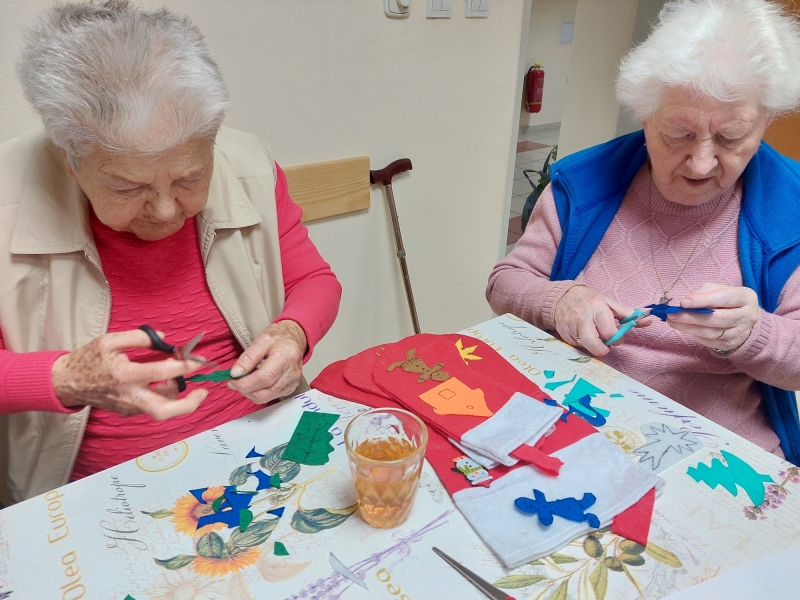 Podaj rúčku ukážem ti svet