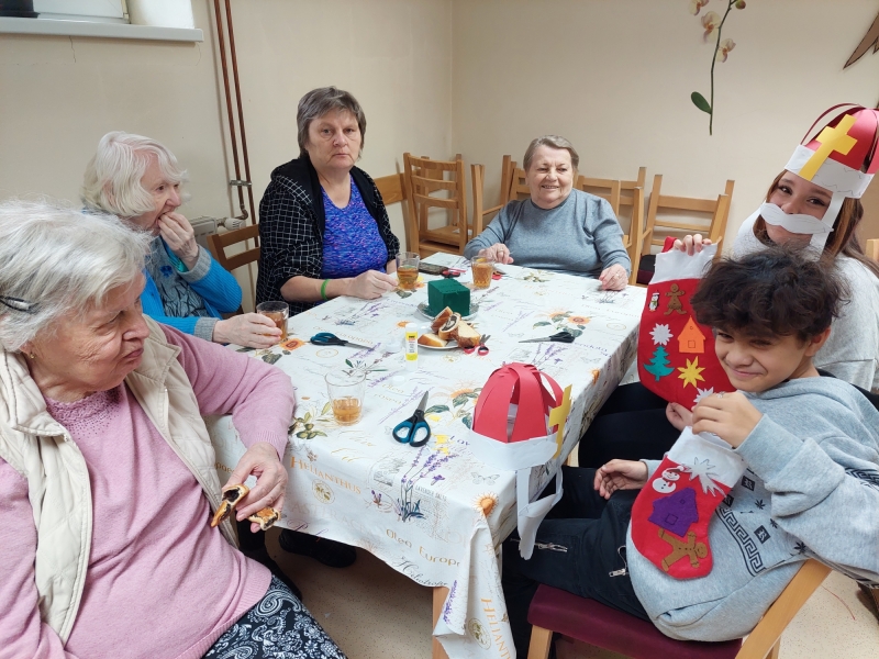 Podaj rúčku ukážem ti svet