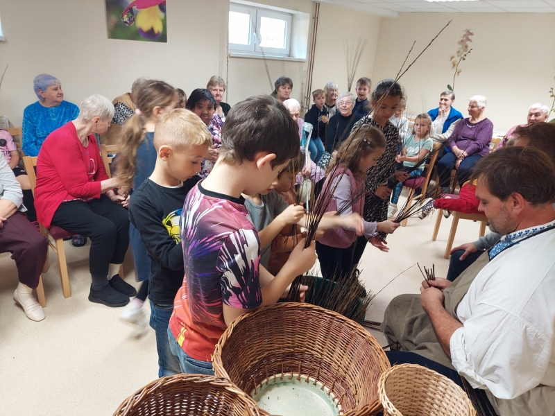 Podaj rúčku ukážem ti svet - úcta k starším 