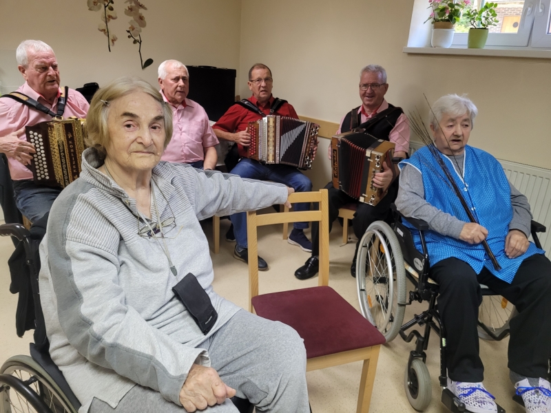 Podaj rúčku ukážem ti svet - úcta k starším 