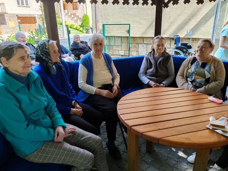 Opekačka v altánku