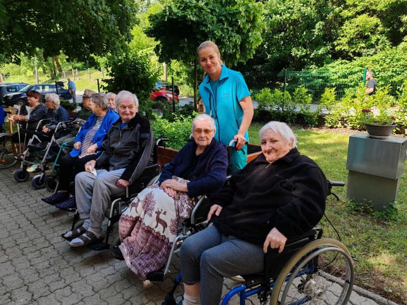 Opekačka v altánku