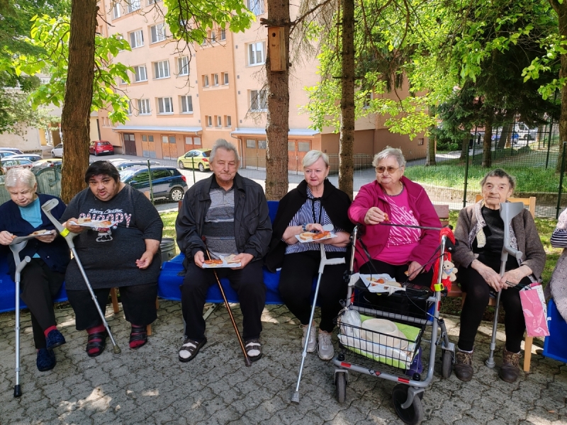 Opekačka v altánku