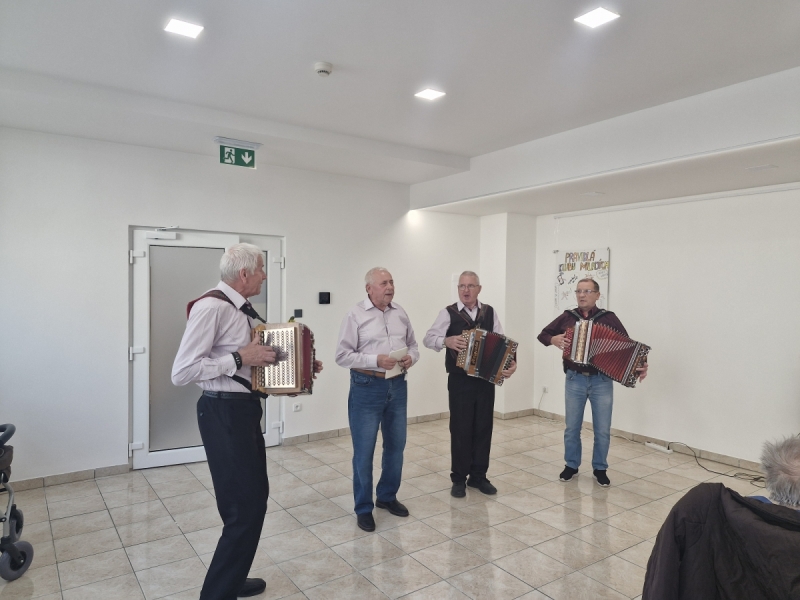 Október mesiac úcty k starším 2025